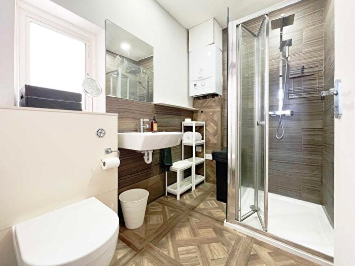 1 Bedroom Flat To Rent In High Street, New Malden, KT3