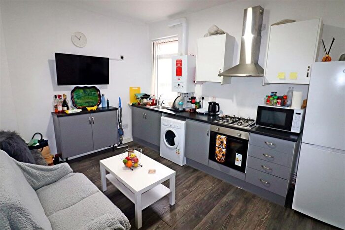 2 Bedroom Flat To Rent In Woodville Road Cathays, Cardiff, CF24