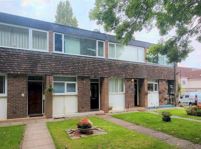 2 Bedroom Town House To Rent In Buckingham Mews, Sutton Coldfield, B73