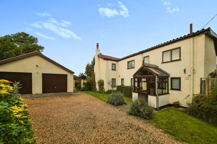 4 Bedroom Detached House For Sale In Whin Common Road, Tottenhill, King's Lynn, PE33