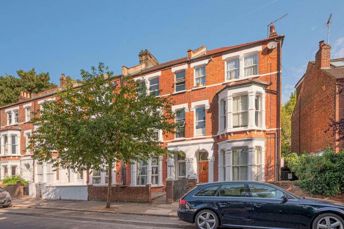 5 Bedroom House To Rent In Foxham Road, Archway, London, N19