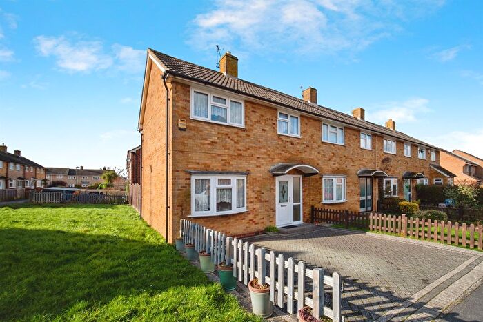 3 Bedroom Semi Detached House For Sale In Paddock Road, Basingstoke, RG22