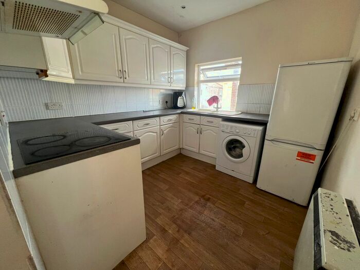 2 Bedroom Flat To Rent In Hornchurch Road, Hornchurch, RM11