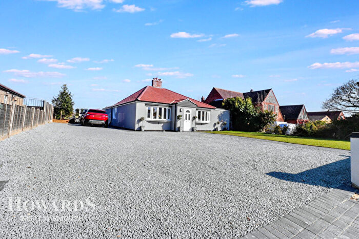 4 Bedroom Detached Bungalow For Sale In Winterton Road, Hemsby, NR29