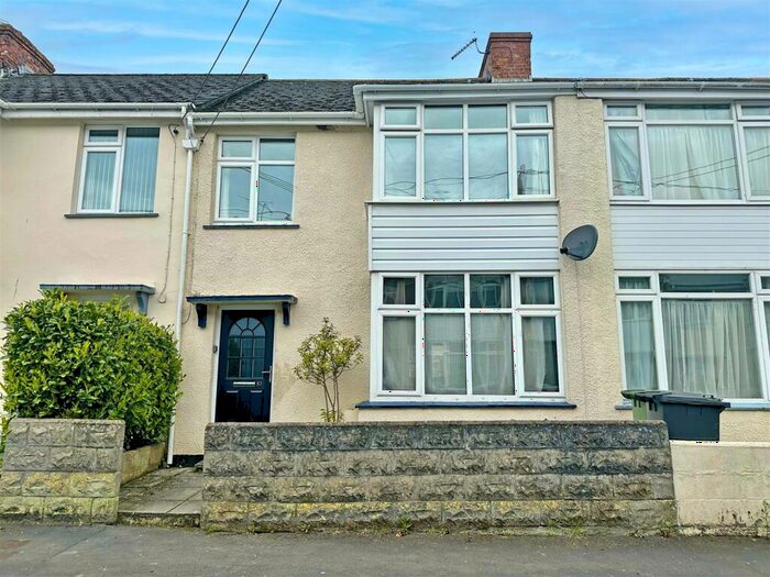 3 Bedroom Terraced House To Rent In Broadfield Road, Barnstaple, EX32