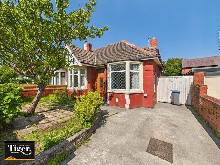 4 Bedroom Semi-Detached Bungalow For Sale In Central Drive, Blackpool, FY1