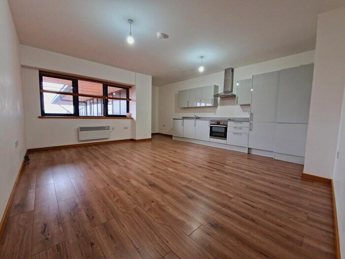 2 Bedroom Apartment To Rent In The Quadrant, SN5