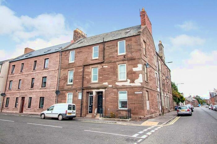 2 Bedroom Flat To Rent In Hill Place, Montrose, Angus, DD10