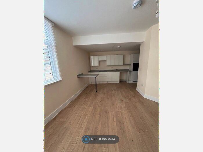 1 Bedroom Flat To Rent In High Street, Gillingham, ME7