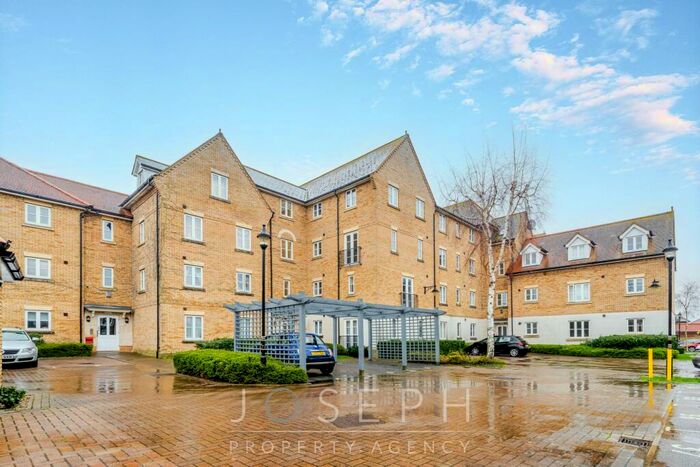 2 Bedroom Apartment For Sale In Ravenswood Avenue, Ipswich, IP3