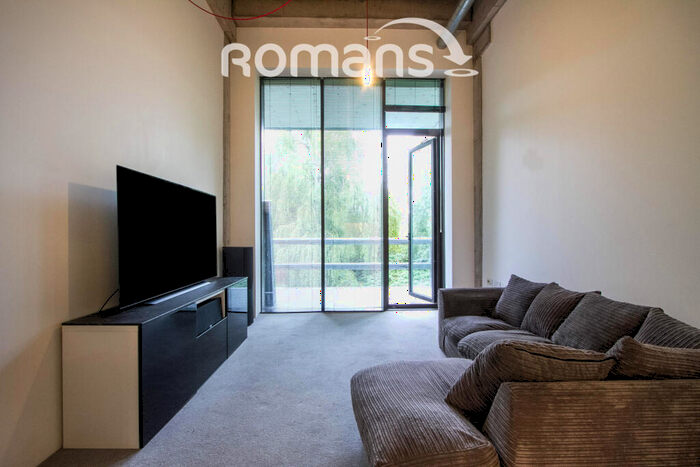 1 Bedroom Apartment To Rent In Lake Shore, BS13