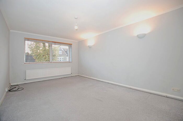 1 Bedroom Flat To Rent In Bromley Grove, Bromley, BR2