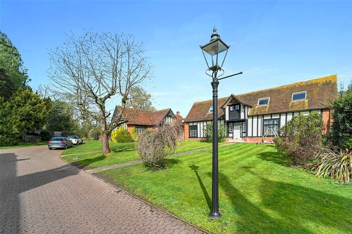 3 Bedroom Mews For Sale In Hamels Mansion, Hamels Park, Buntingford, Hertfordshire, SG9