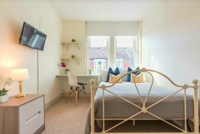 7 Bedroom House To Rent In Canterbury Road, Southsea, Hampshire, PO4