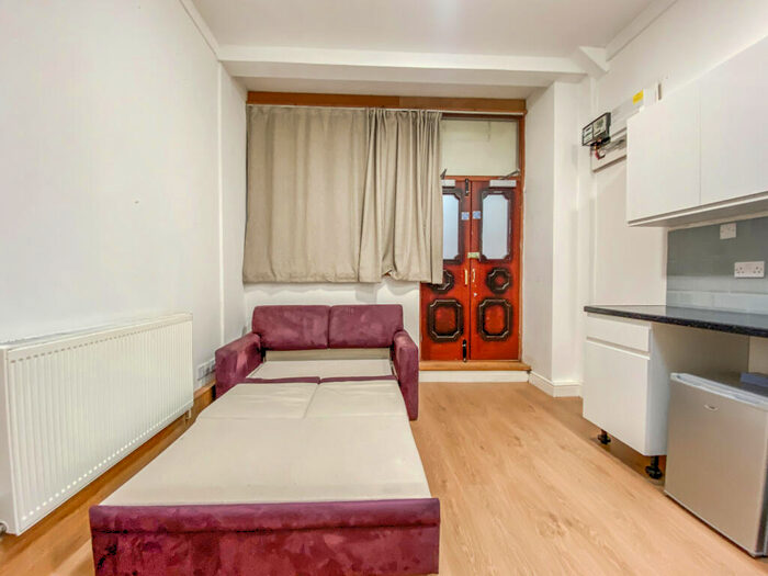 Studio To Rent In Caledonian Road, Islington, London, N1