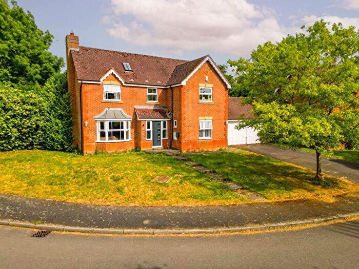 5 Bedroom Detached House For Sale In Swan Gardens, Tetsworth, OX9