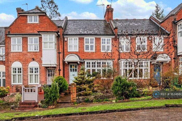 3 Bedroom Terraced House To Rent In The Chine, London, N10