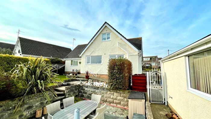 4 Bedroom Detached Bungalow For Sale In Hill View Road, Llanrhos, Llandudno, LL30