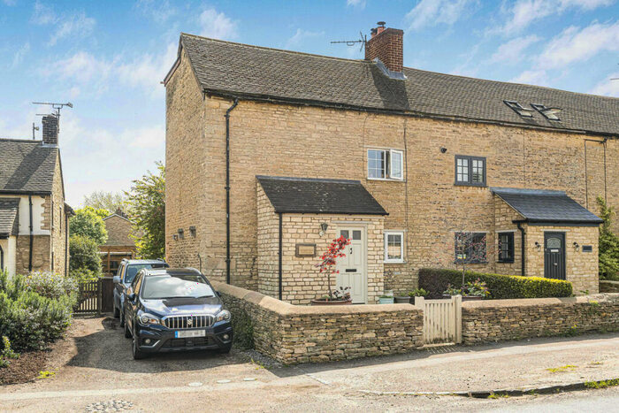 3 Bedroom End Of Terrace House For Sale In Home Farm Cottages, Bletchingdon, OX5