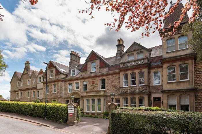 2 Bedroom Apartment To Rent In Lansdown Grove, BA1