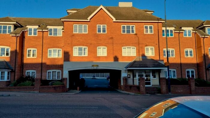 2 Bedroom Flat To Rent In Chilton Place, Aylesbury, HP20