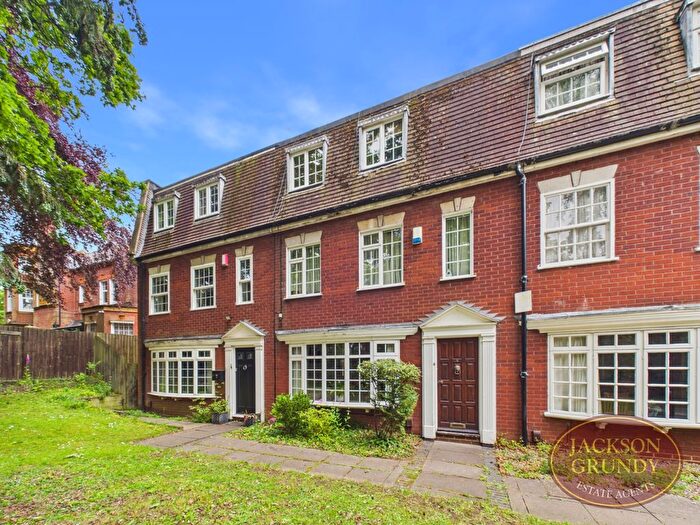 4 Bedroom Terraced House For Sale In Harlestone Road, Northampton, NN5