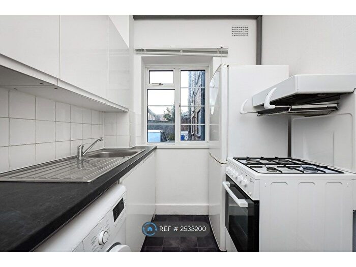 1 Bedroom Flat To Rent In Dover Court, London, SE10