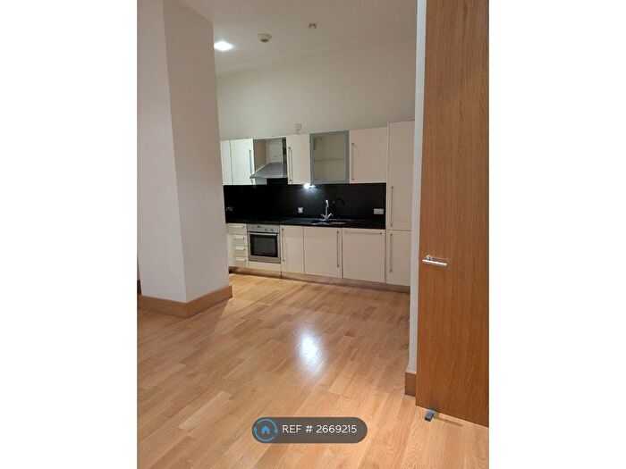 2 Bedroom Flat To Rent In The Exchange, London, CR0