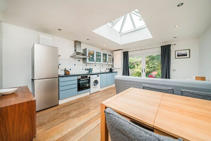 Studio To Rent In Tangier Road, Richmond, TW10