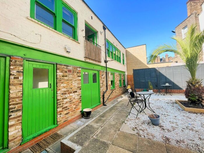 1 Bedroom Flat To Rent In Gipsy Road, London, SE27