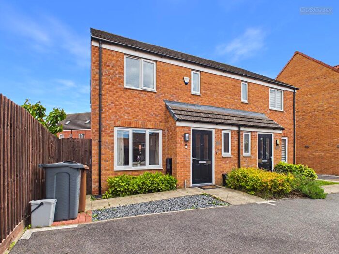 3 Bedroom Semi-Detached House For Sale In Linus Grove, Peterborough, PE2