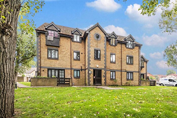 2 Bedroom Flat To Rent In Sandpiper Close, NW9