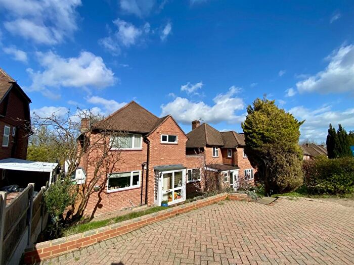 3 Bedroom House For Sale In High View Road, Guildford, GU2