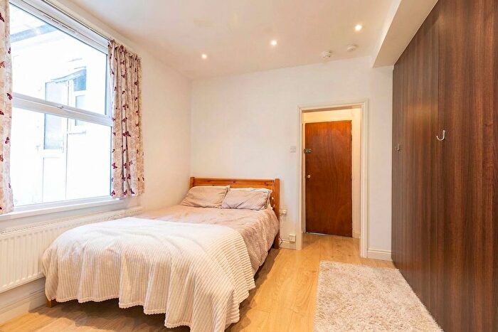 1 Bedroom Studio To Rent In Callcott Road, Kilburn, (Council Tax, Gas And Water Inlcuded), NW6