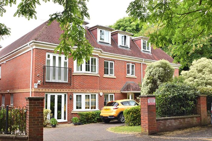 2 Bedroom Apartment To Rent In Woburn Hill, Addlestone, KT15