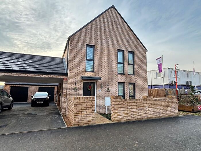 4 Bedroom Detached House For Sale In Dobbins Avenue, West Cambourne, Cambridge, CB23