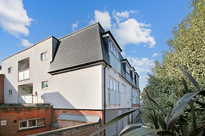 2 Bedroom Flat For Sale In London Road, East Grinstead, West Sussex, RH19