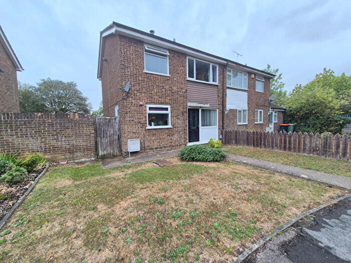 3 Bedroom Semi-Detached House For Sale In Linmere Walk, Houghton Regis, Dunstable, LU5