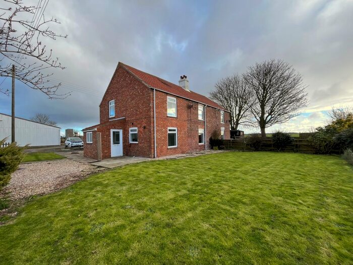 3 Bedroom Semi-Detached House To Rent In Donna Nook Road, North Somercotes, LN11