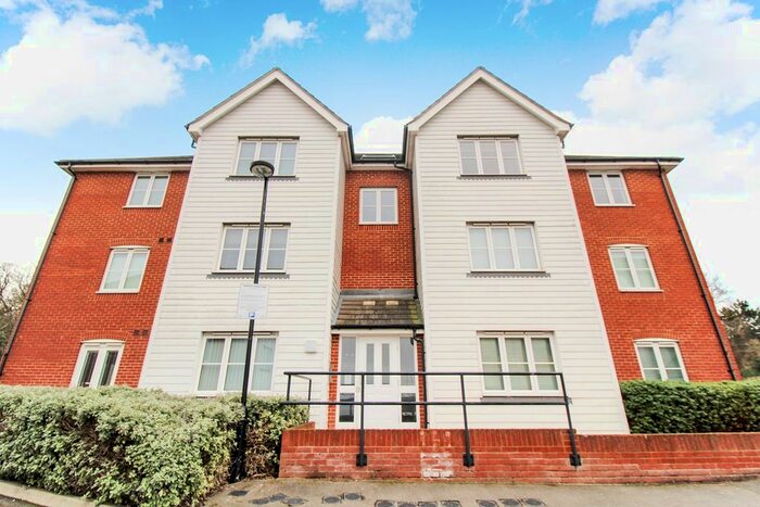 2 Bedroom Flat To Rent In The Links, Herne Bay, CT6