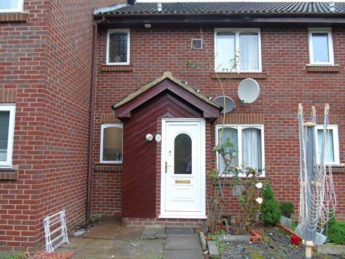 1 Bedroom House To Rent In Colnbrook, SL3