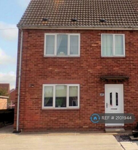 3 Bedroom Semi-Detached House To Rent In Broadley Crescent, Louth, LN11