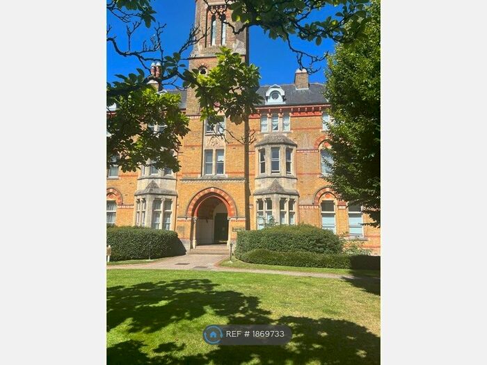 2 Bedroom Flat To Rent In Elizabeth House, Watford, WD24