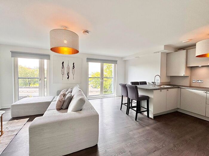 2 Bedroom Flat To Rent In Broomhill Avenue, Broomhill, Glasgow, G11