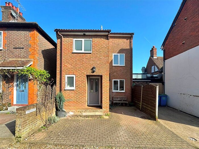 2 Bedroom Detached House To Rent In Fox Yard, West Street, Farnham, Surrey, GU9