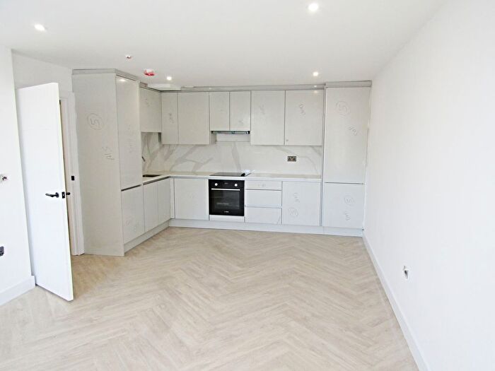 1 Bedroom Flat To Rent In Barnabas Road, Hackney, E9
