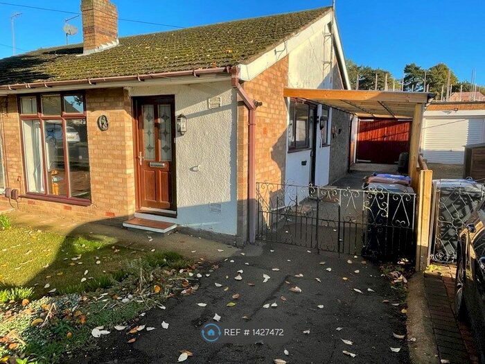 2 Bedroom Bungalow To Rent In Druids Way, Northampton, NN3