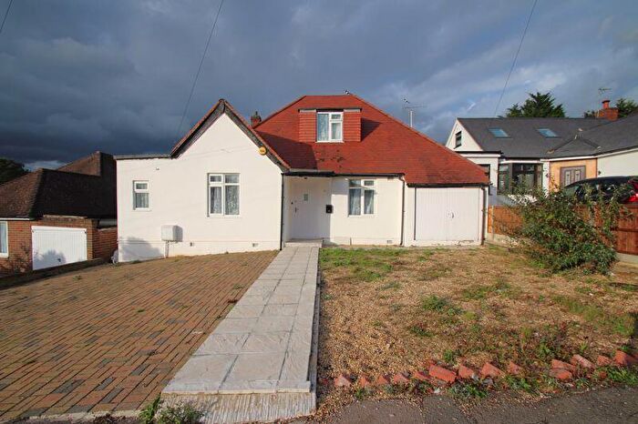 4 Bedroom Detached House To Rent In Hillside Rise, Northwood, HA6