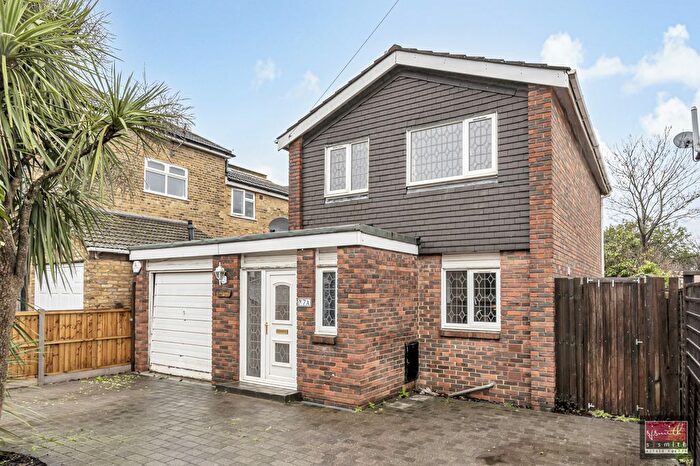 3 Bedroom Detached House For Sale In Ford Road, Ashford, TW15