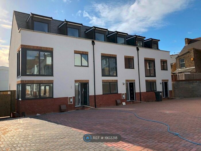 3 Bedroom Semi-Detached House To Rent In Greenfinches Way, Ramsgate, CT11